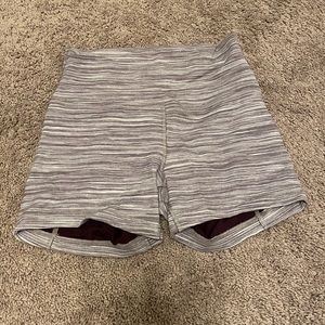 Lululemon High rise Align shorts size 6 (short)